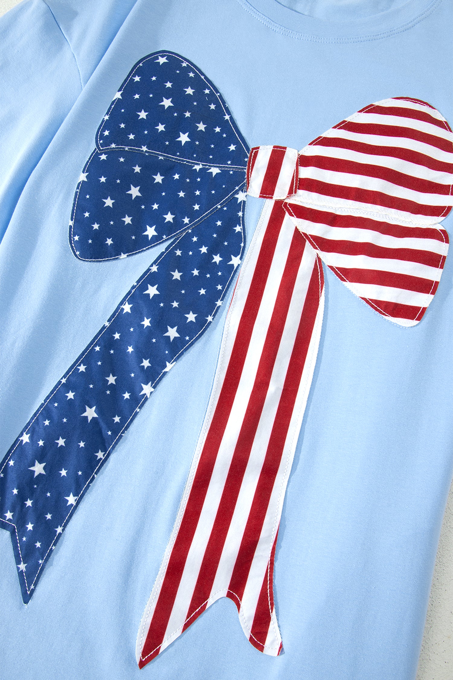 Beau Blue Patriotisches Große Schleife Genähtes T-Shift Minikleid