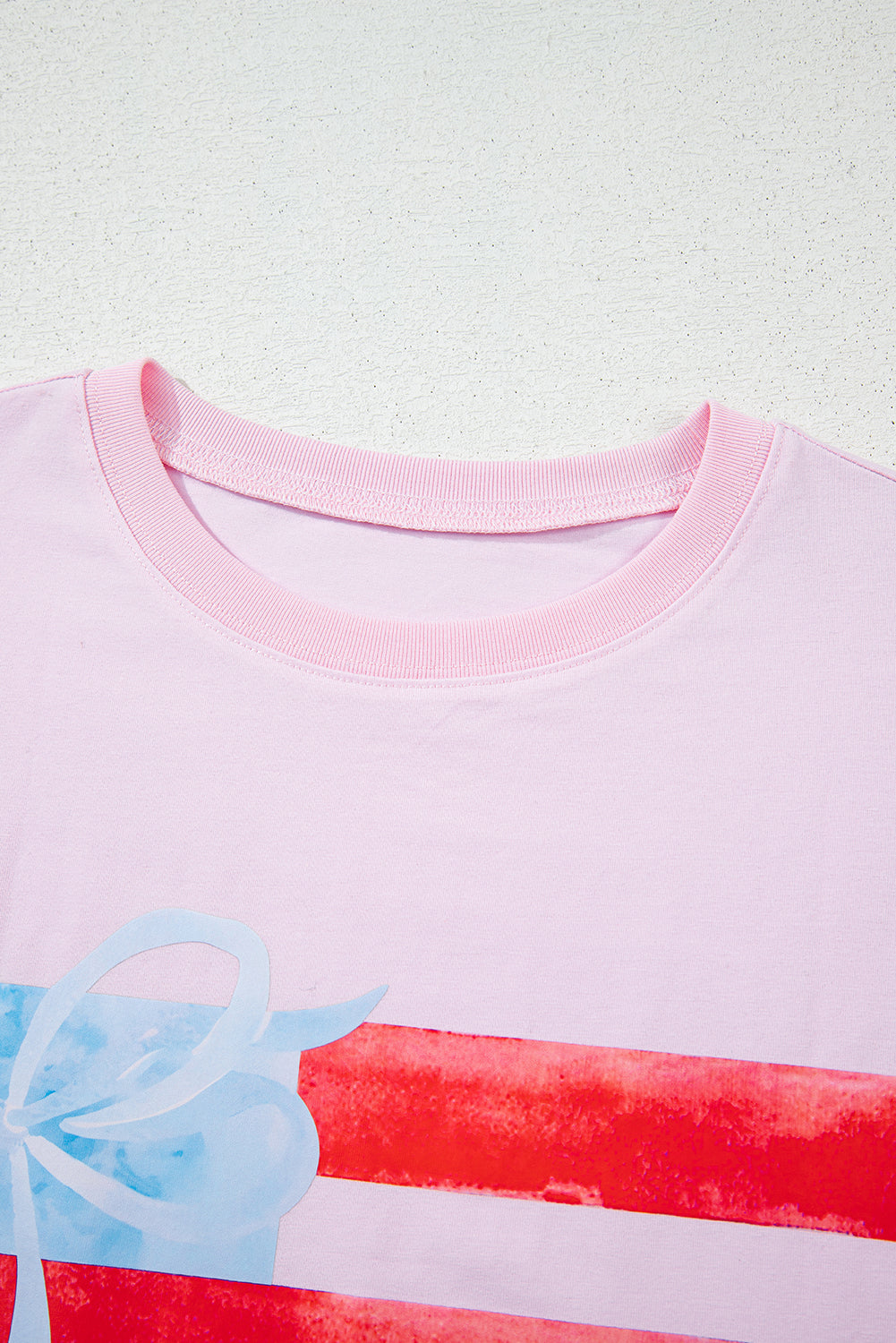 Myosotis Flag Bow Grafik Rundhals-T-Shirt