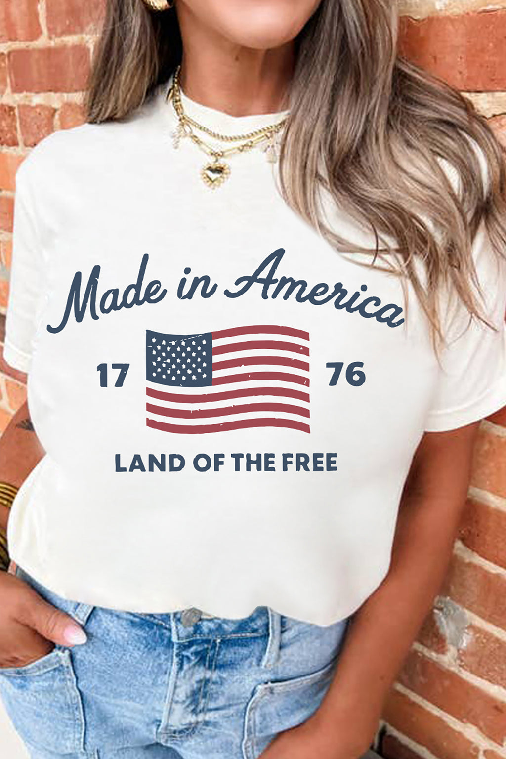 Weißes T-Shirt mit amerikanischer Flagge im Retro-Design