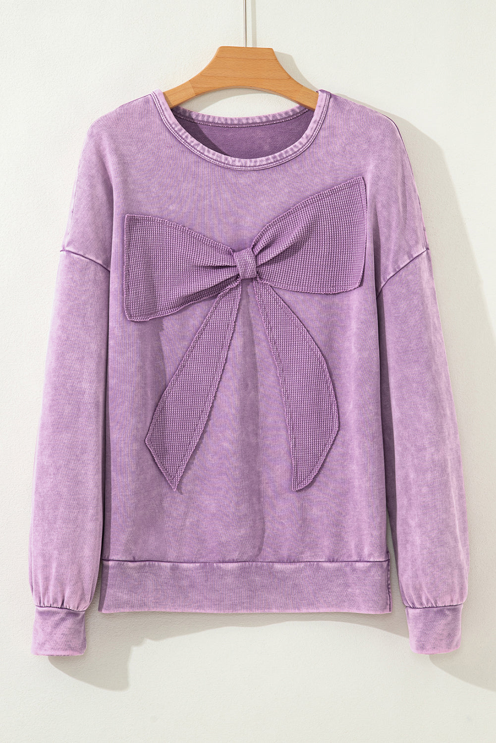 Leuchtend pinkes Mineral Wash Waffle-Pullovershirt mit Schleifchen-Patch