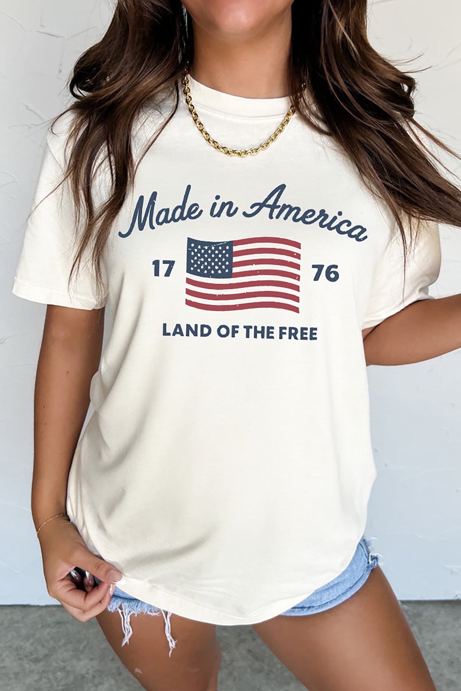 Weißes T-Shirt mit amerikanischer Flagge im Retro-Design