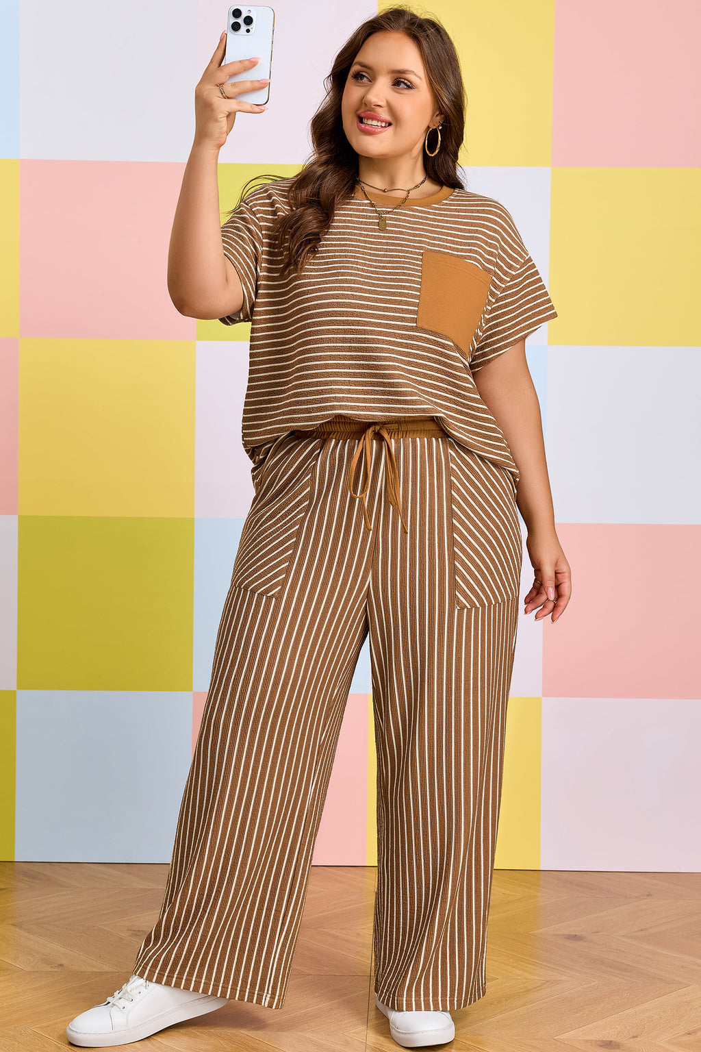 Khaki gestreifter Plus Size Loungewear-Set mit Farbblock und Taschen