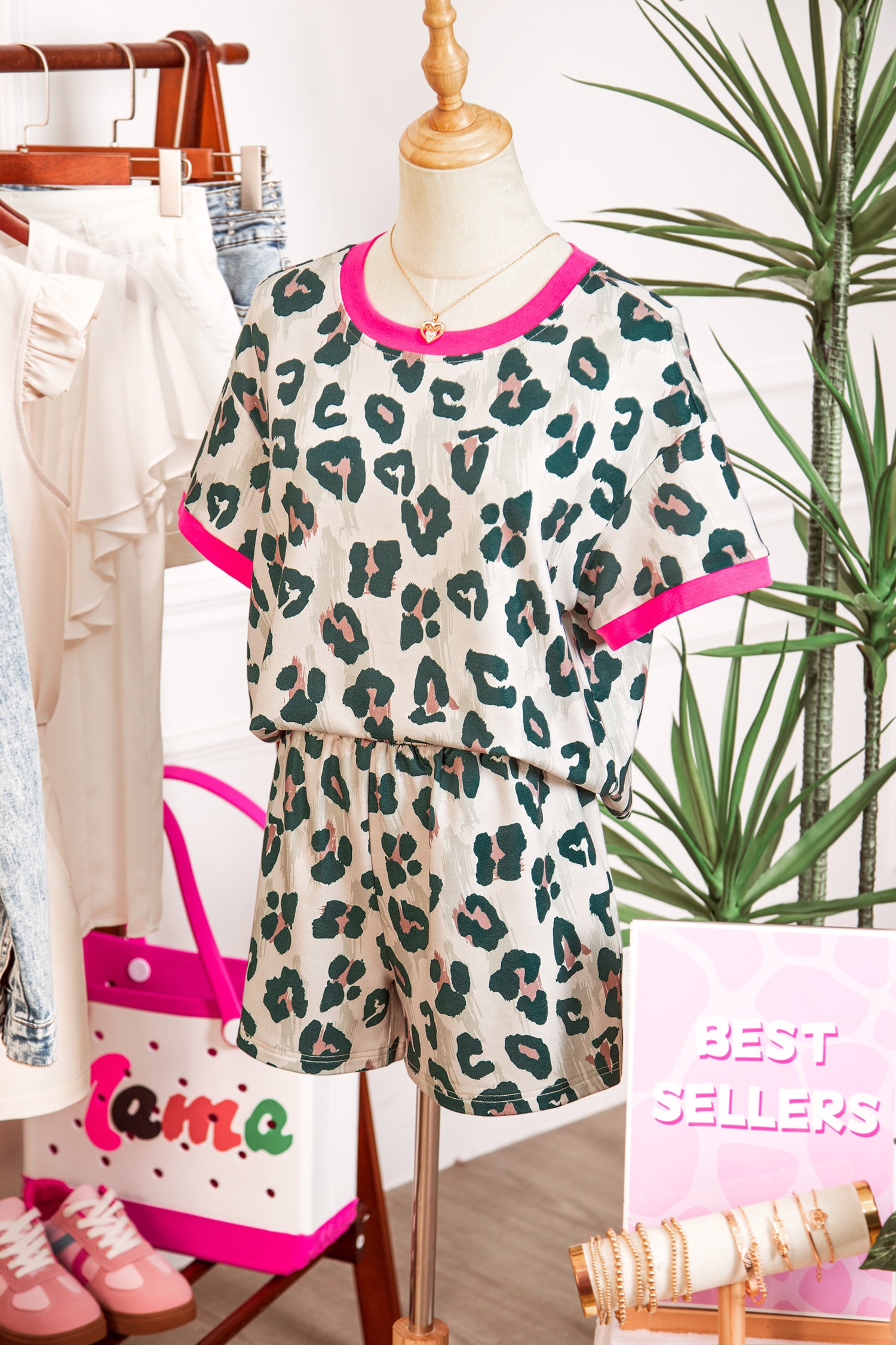 Rose Unique Leopard Print Contrast Trim Top Loose 2pcs Short Set