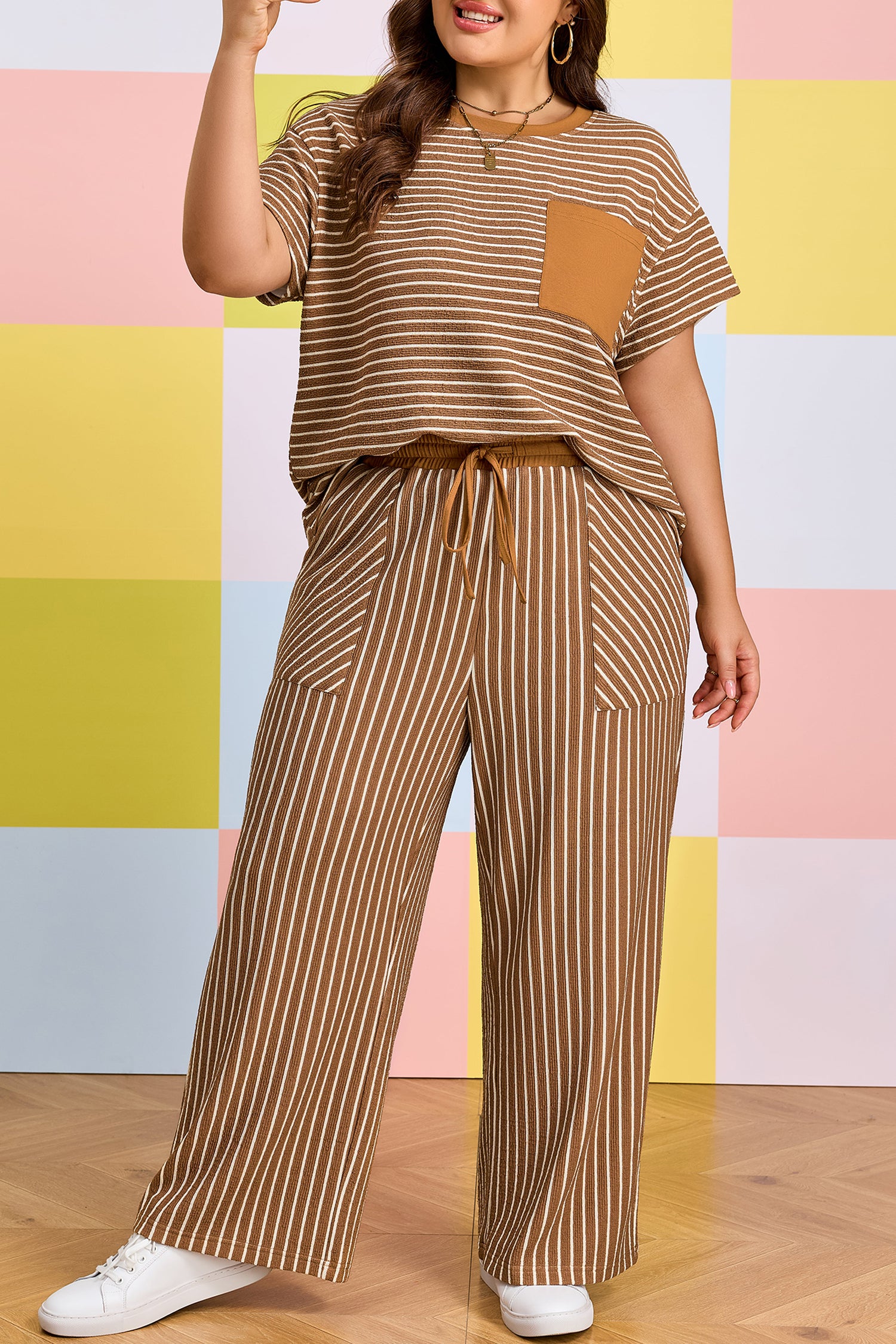 Khaki gestreifter Plus Size Loungewear-Set mit Farbblock und Taschen