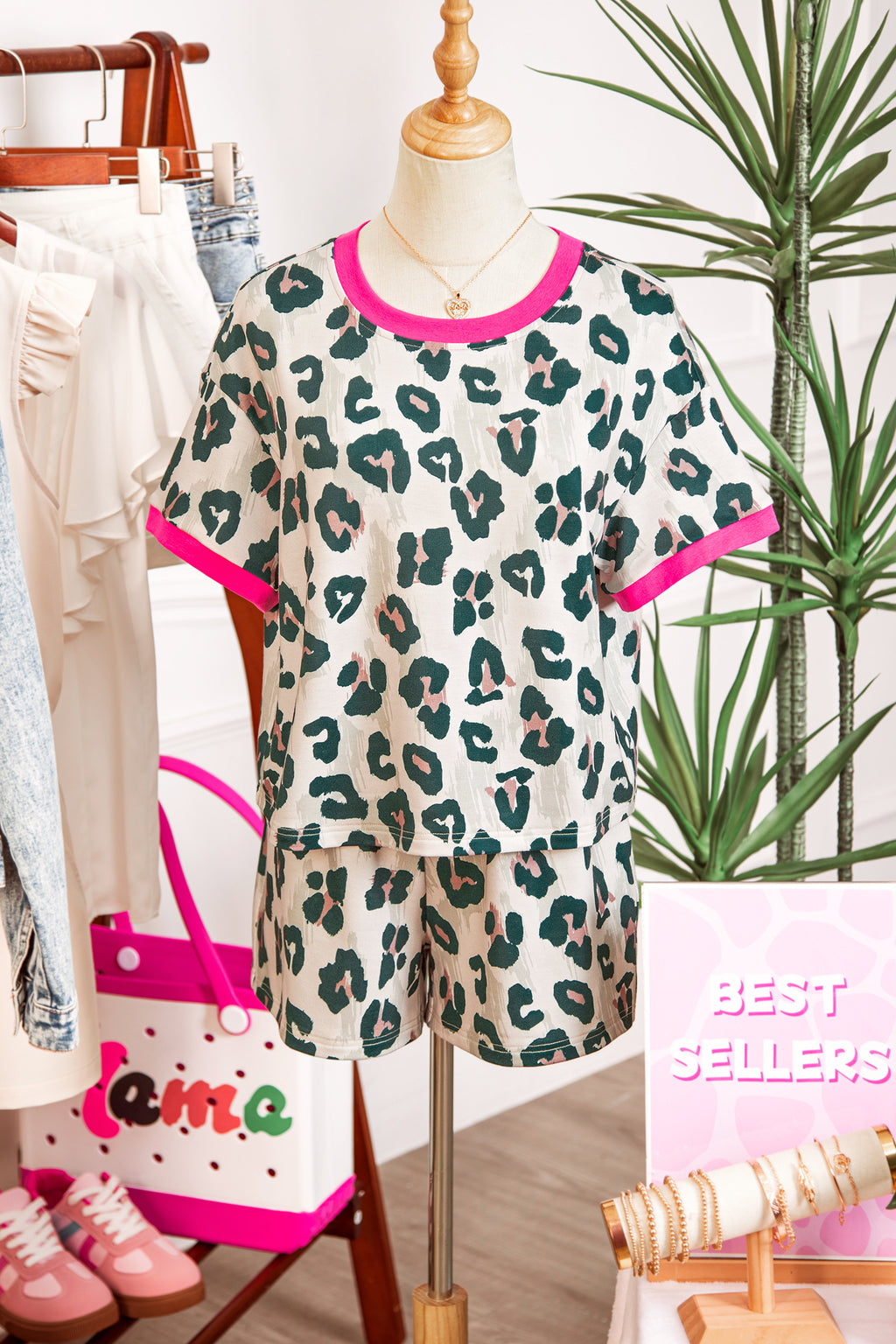 Rose Unique Leopard Print Contrast Trim Top Loose 2pcs Short Set