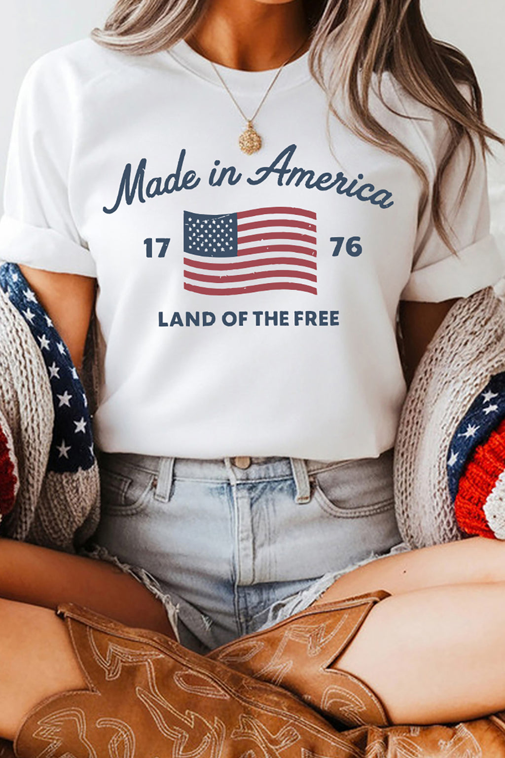 Weißes T-Shirt mit amerikanischer Flagge im Retro-Design